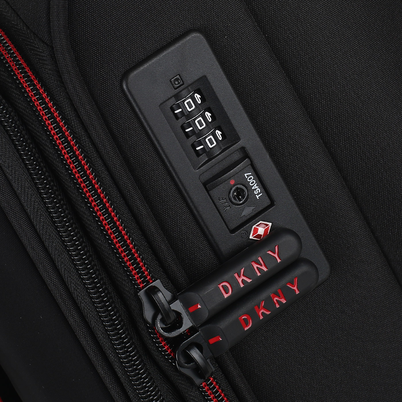 Чемодан средний M тканевый с кодовым замком DKNY DKNY-333 Plush